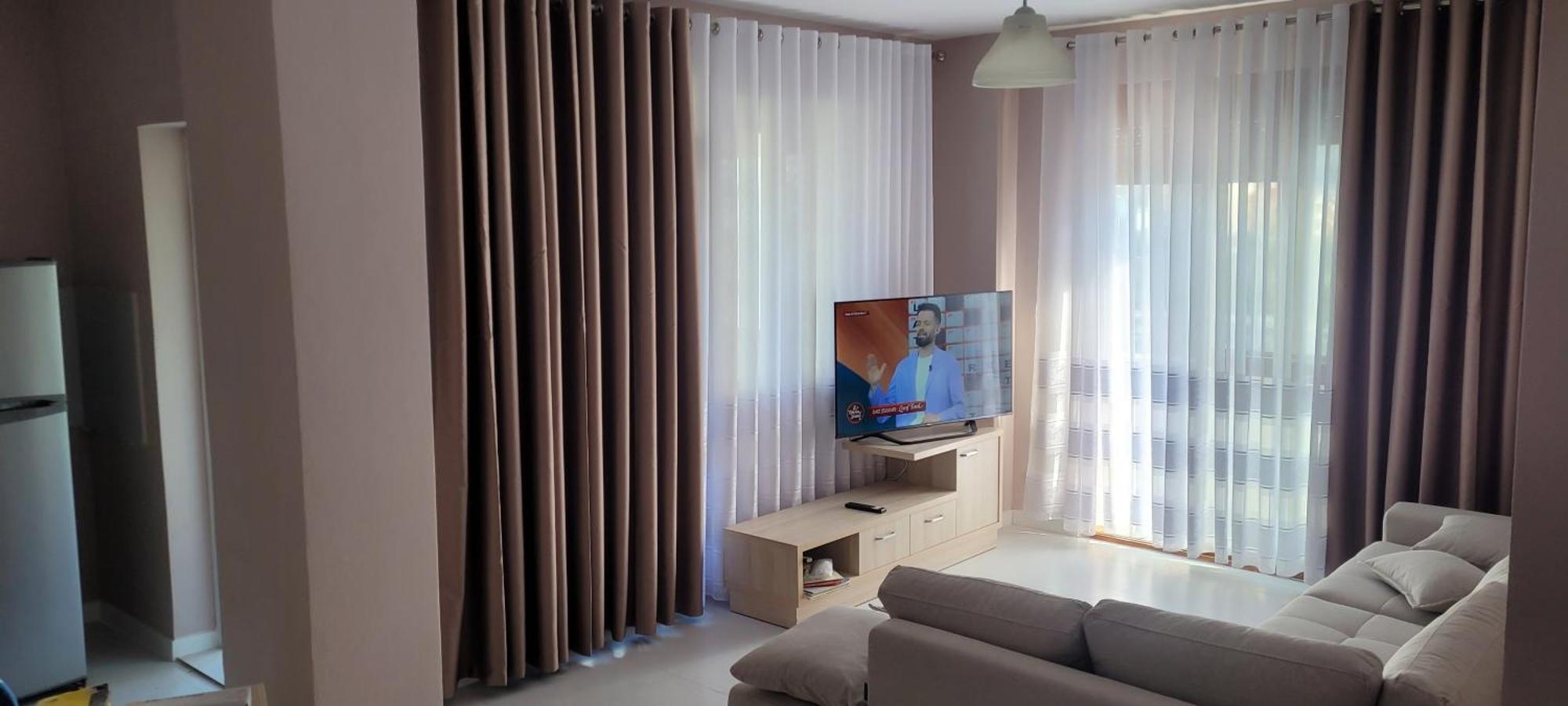 Orange Apartment Golem  Luaran gambar